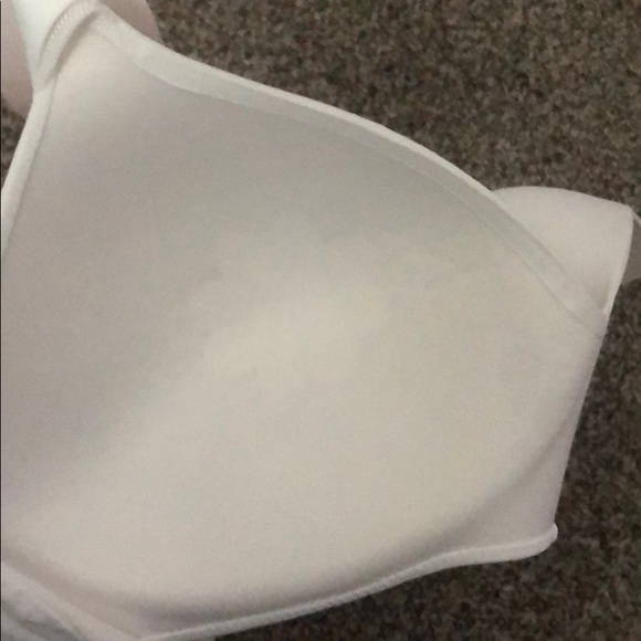 Hanes bra 34D NWT - Picture 3 of 4
